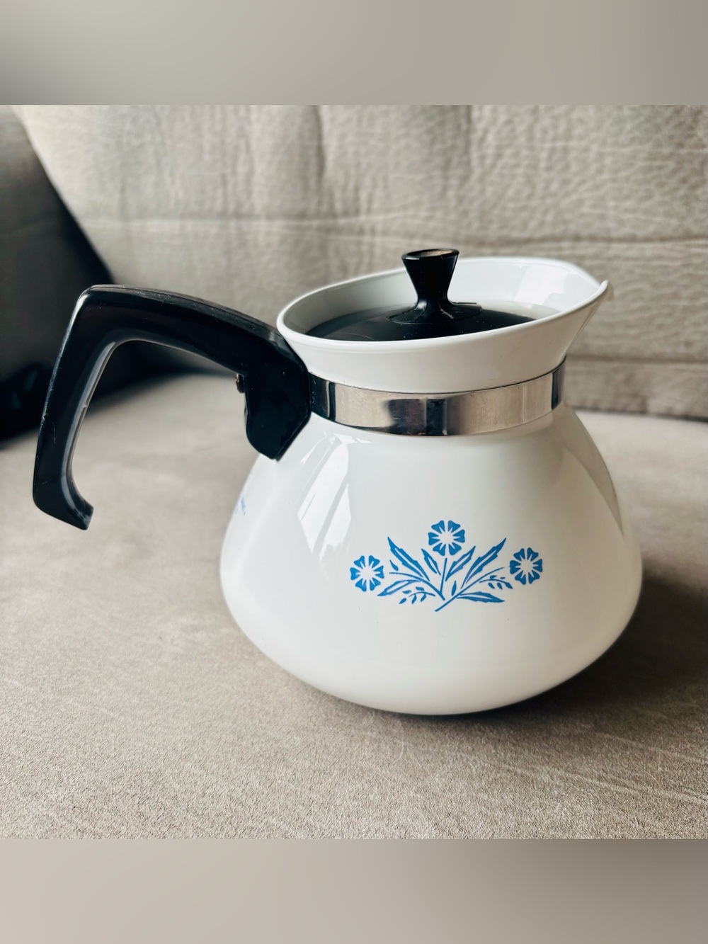 Vtg Corning Ware Blue Cornflower 6 Cup Coffee/Tea Pot With Lid P-104